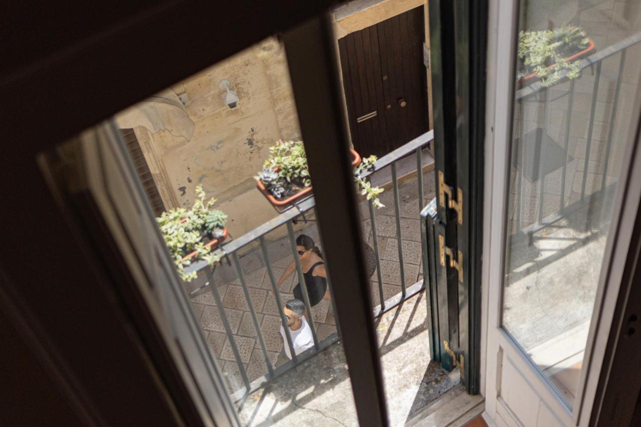 Palazzo Della Contessa - Suites & Breakfast Lecce Kültér fotó