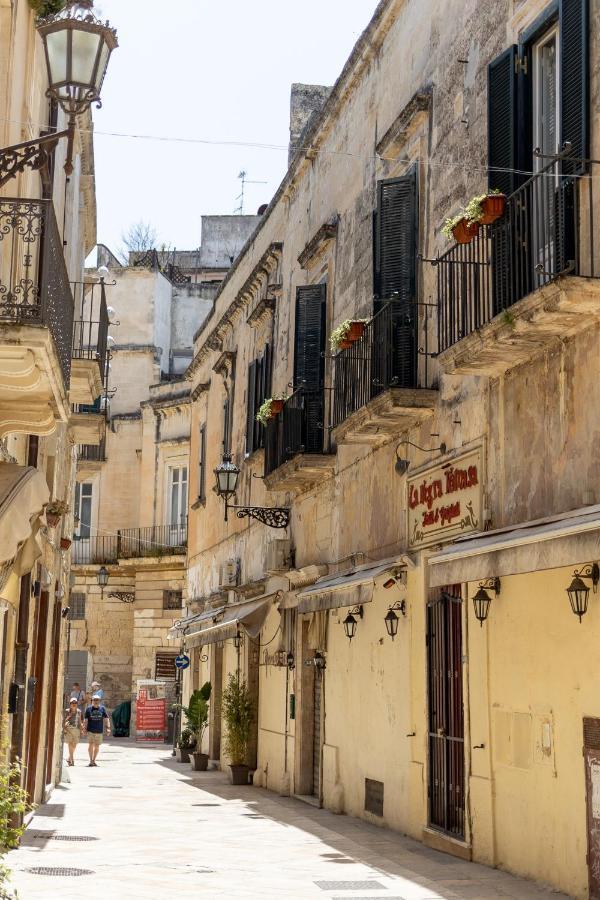 Palazzo Della Contessa - Suites & Breakfast Lecce Kültér fotó