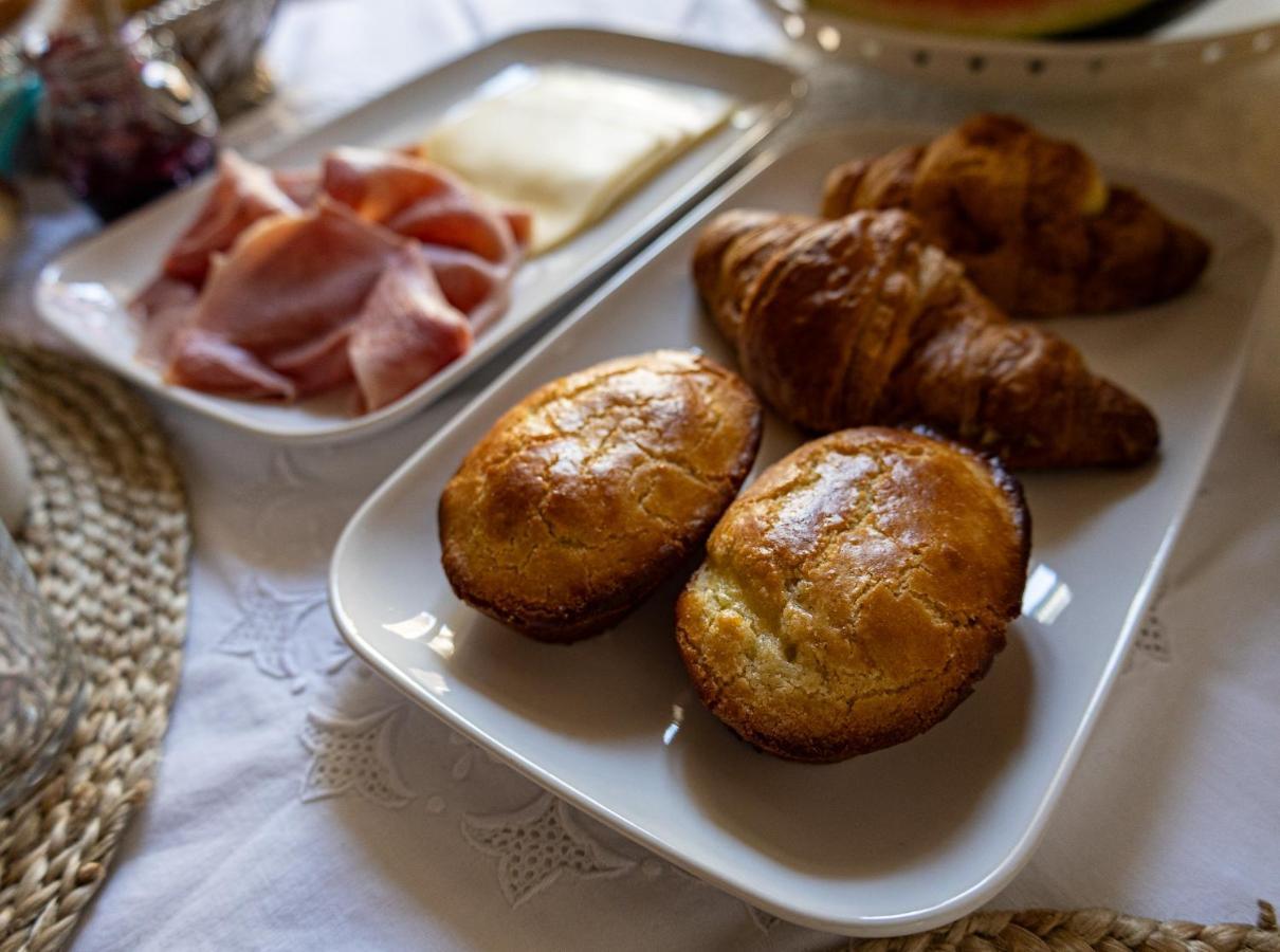 Palazzo Della Contessa - Suites & Breakfast Lecce Kültér fotó