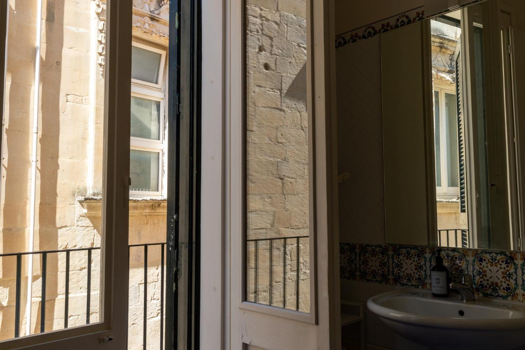 Palazzo Della Contessa - Suites & Breakfast Lecce Kültér fotó