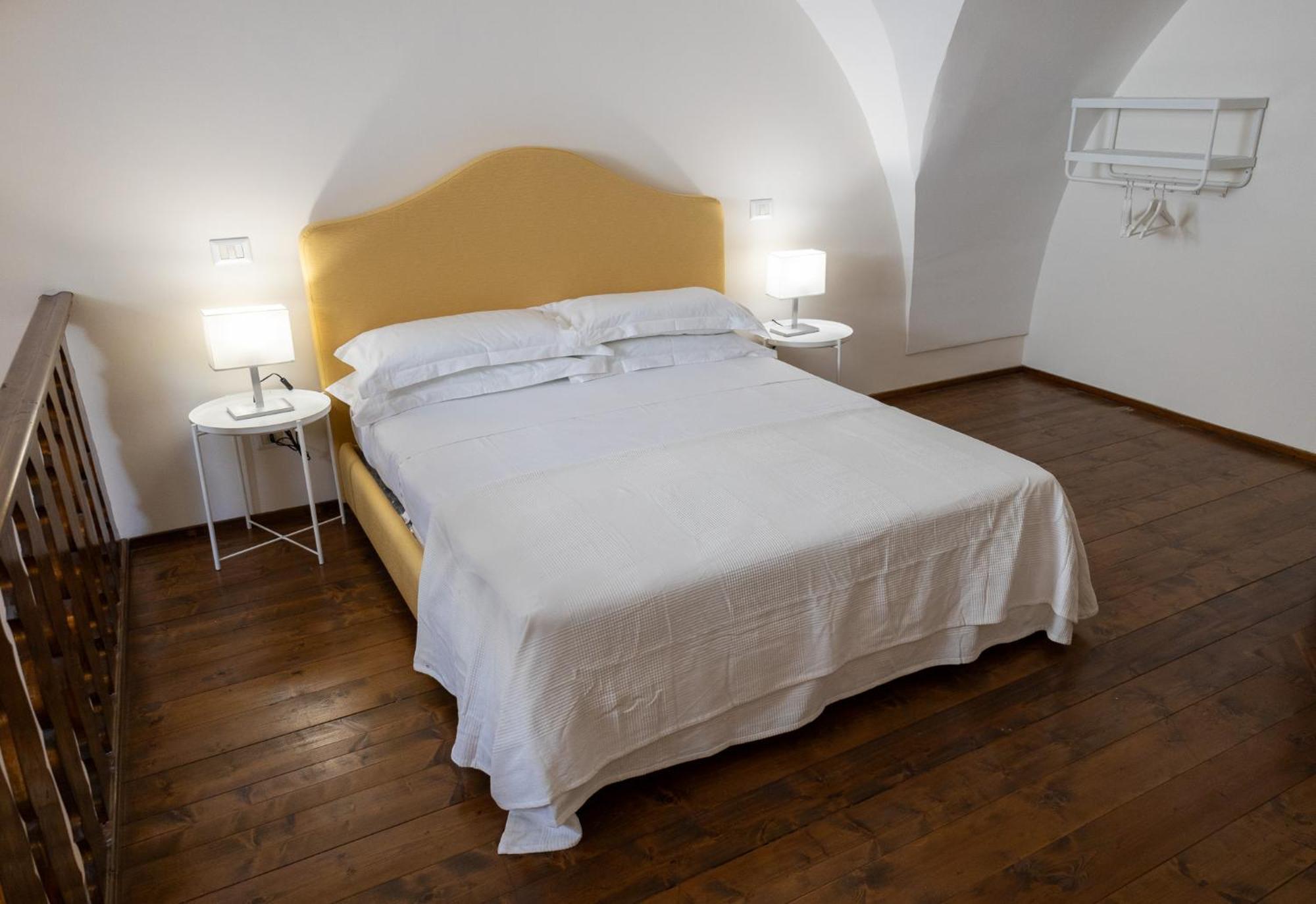 Palazzo Della Contessa - Suites & Breakfast Lecce Kültér fotó